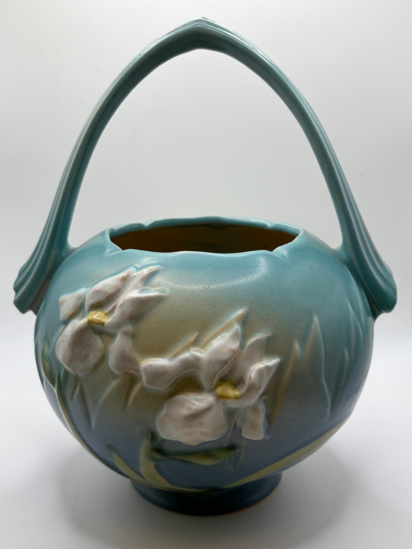 Vintage Roseville Ceramic Basket (1 of 4)