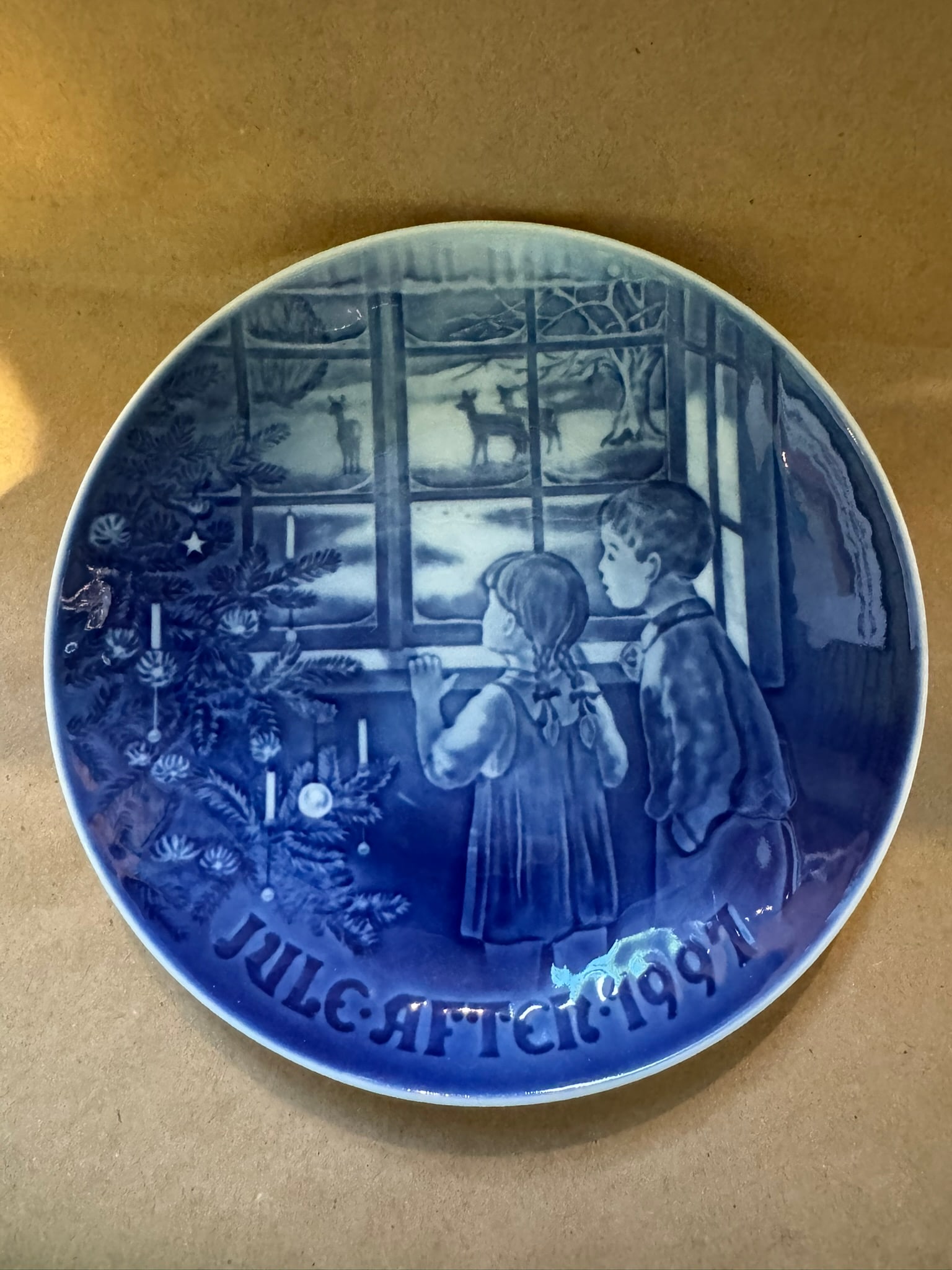 1997 - Country Christmas: COA - Up for auction is a pristine Bing & Grondahl Christmas Plate titled '1997 - Country Christmas'. This exquisite collector's item was originally issued in the year 1997. Featuring the