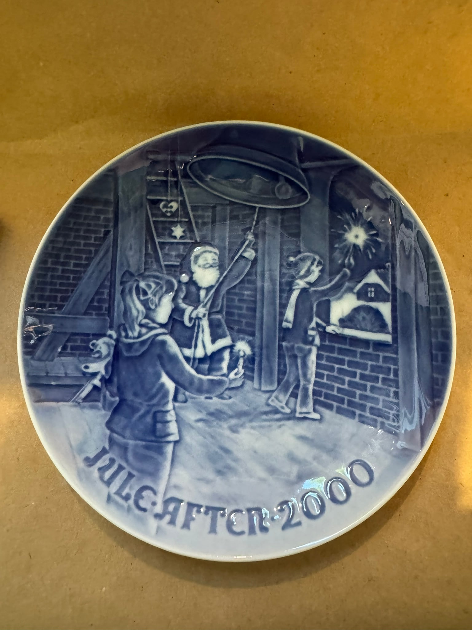 2000 - Christmas in the belfry: COA - Up for auction is a pristine Bing & Grondahl Christmas Plate titled '2000 - Christmas in the belfry'. This exquisite collector's item was originally issued in the year 2000. Featuring the
