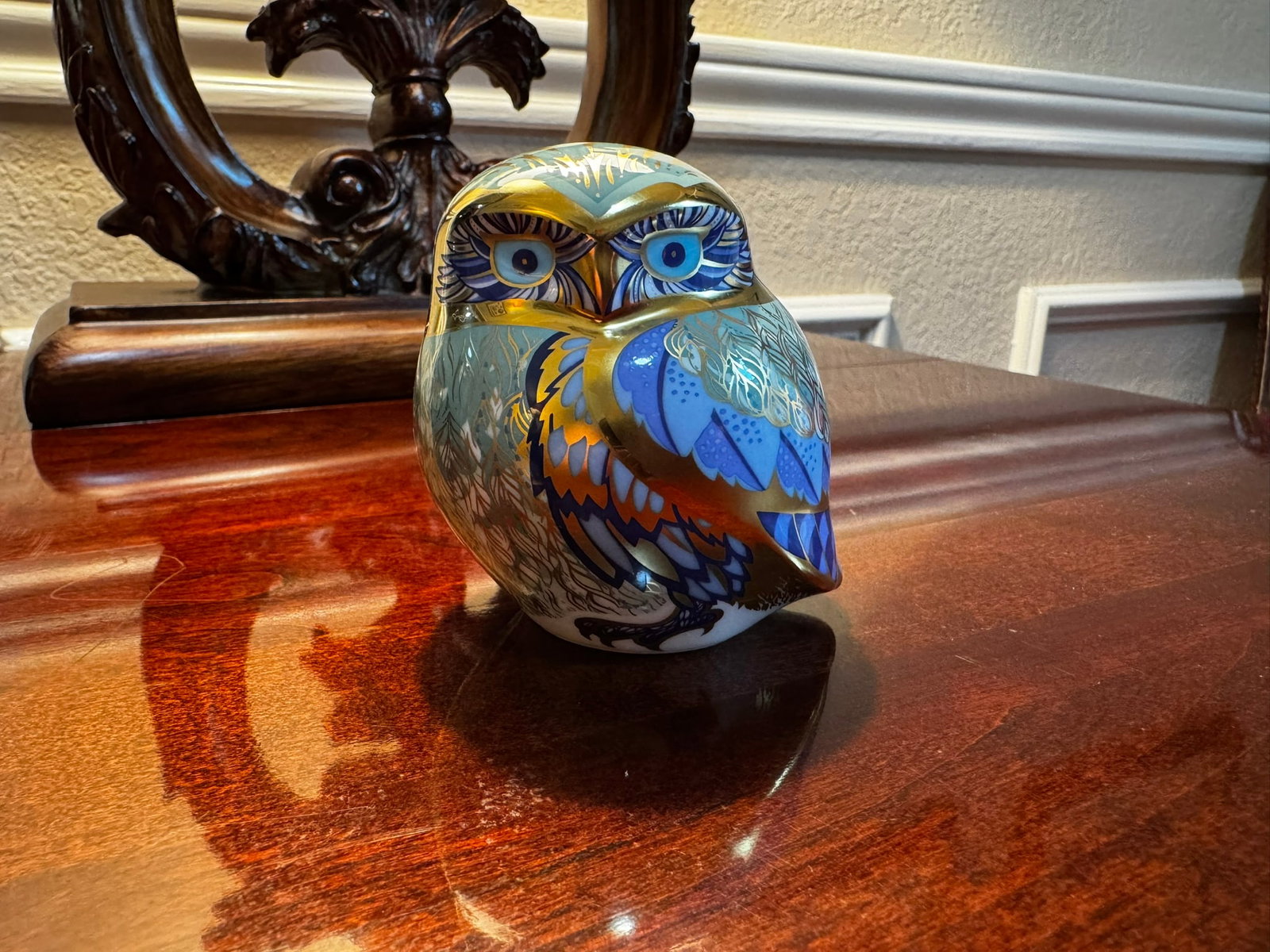 Royal Crown Derby Nightingale Owl Paperweight: Exquisite Royal Crown Derby fine bone China 'Nightingale Owl' paperweight. Features rich gilding, vibrant Imari colors, and signature gold stopper.