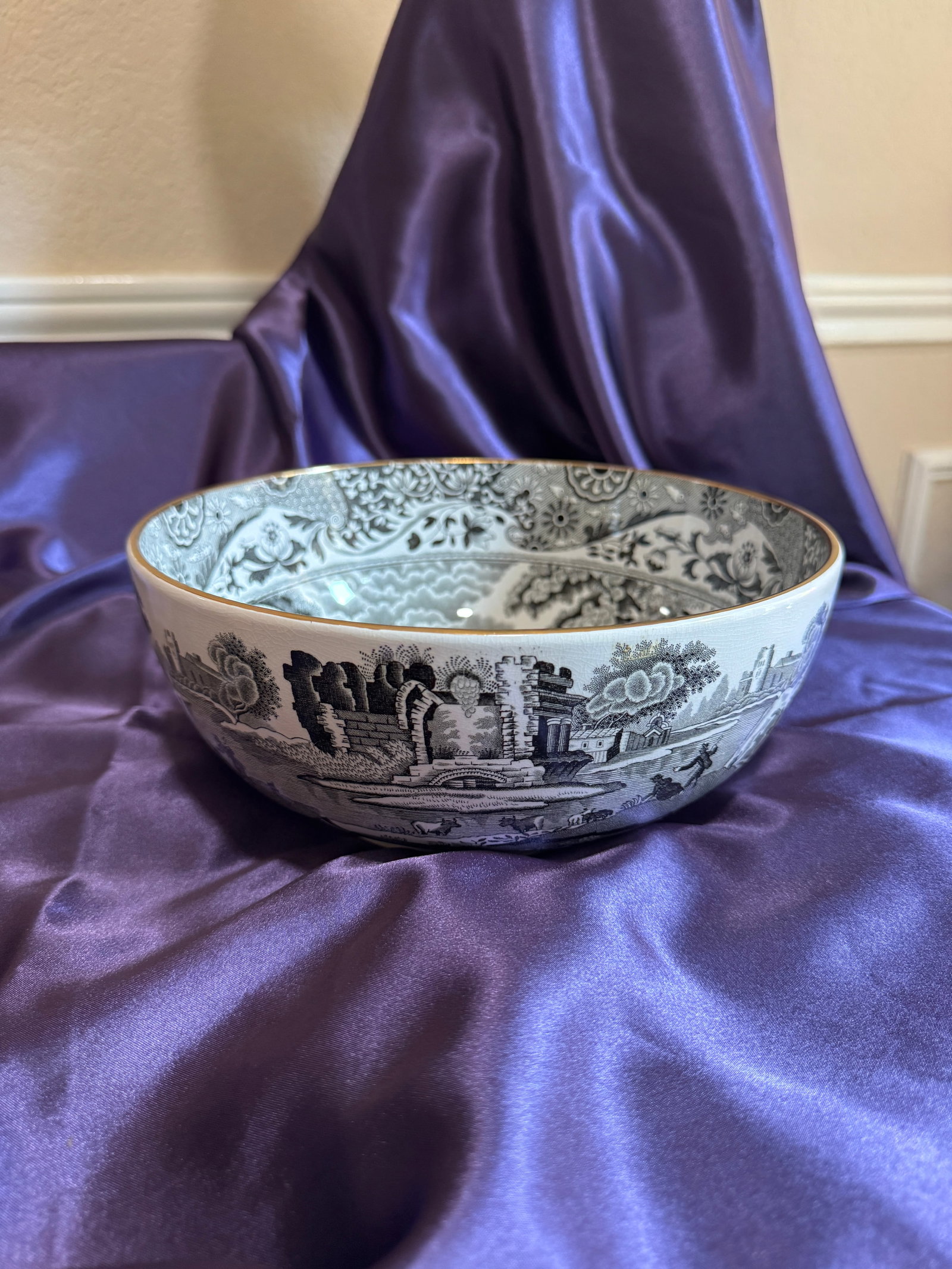 Spode England 'Italian' Black Transferware Bowl (1 of 5)