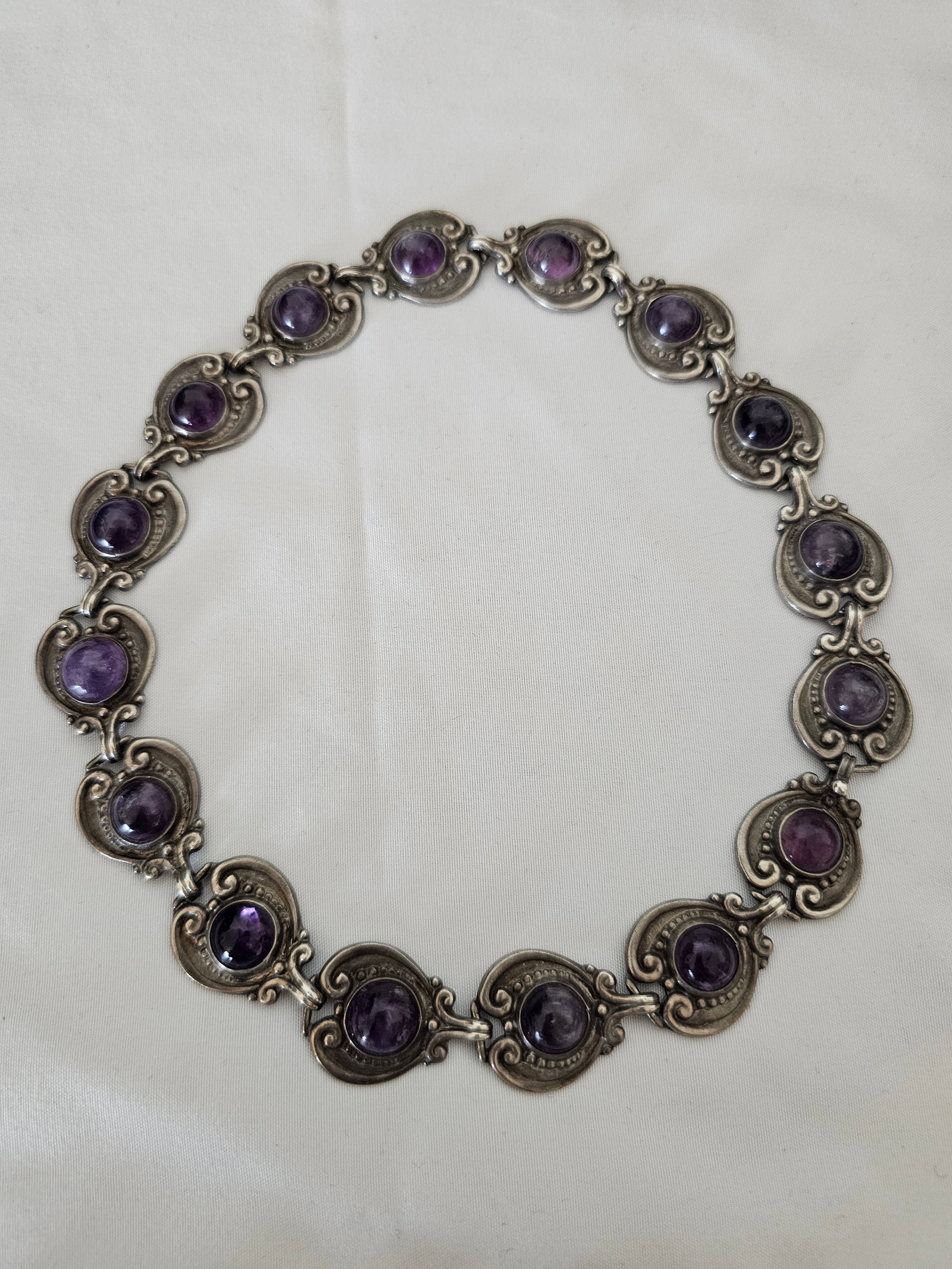 Vintage Margot De Taxco Sterling Amethyst Link Necklace: Vintage Margot de Taxco sterling silver link necklace with amethyst stones and a signed Taxco mark. The necklace has strong mid-century Mexican silver design presence and a desirable signed maker attr