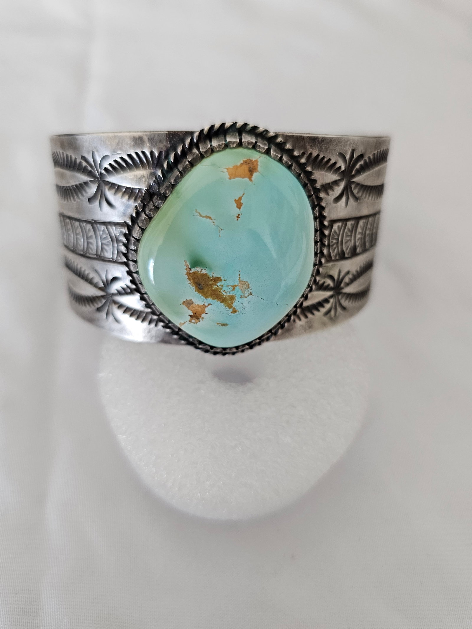 Heavy W Hallmark Turquoise Cuff, Possible Wayne Silvers 114.39g (1 of 4)