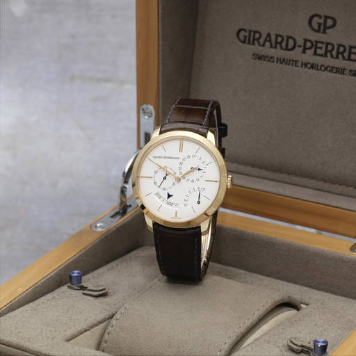 Girard Perregaux. An 18k Gold Automatic Annual Calendar