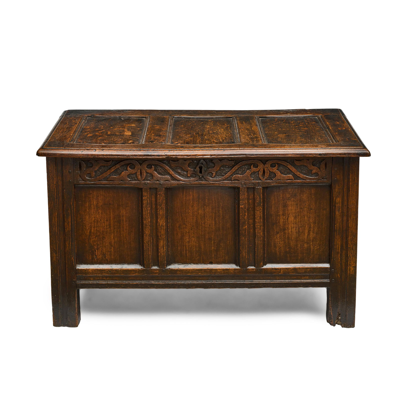 AN ENGLISH OAK CHEST (1 of 2)