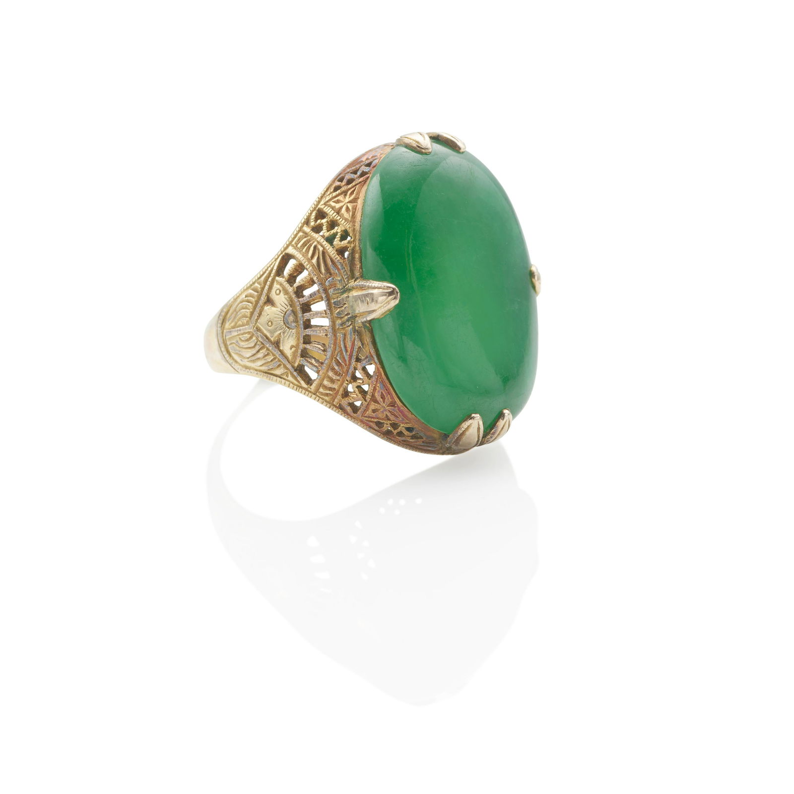 A GOLD AND JADEITE RING (1 of 3)