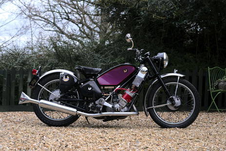 1937/1949 Scott 596cc Flying Squirrel Frame no. 4310M (see text) Engine no. DPY5162 (see text): 1937/1949 Scott 596cc Flying SquirrelRegistration no. TMF 508Frame no. 4310M (see text)Engine no. DPY5162 (see text)This Scott appears to be broadly to catalogue specification for 1949-1950: the last