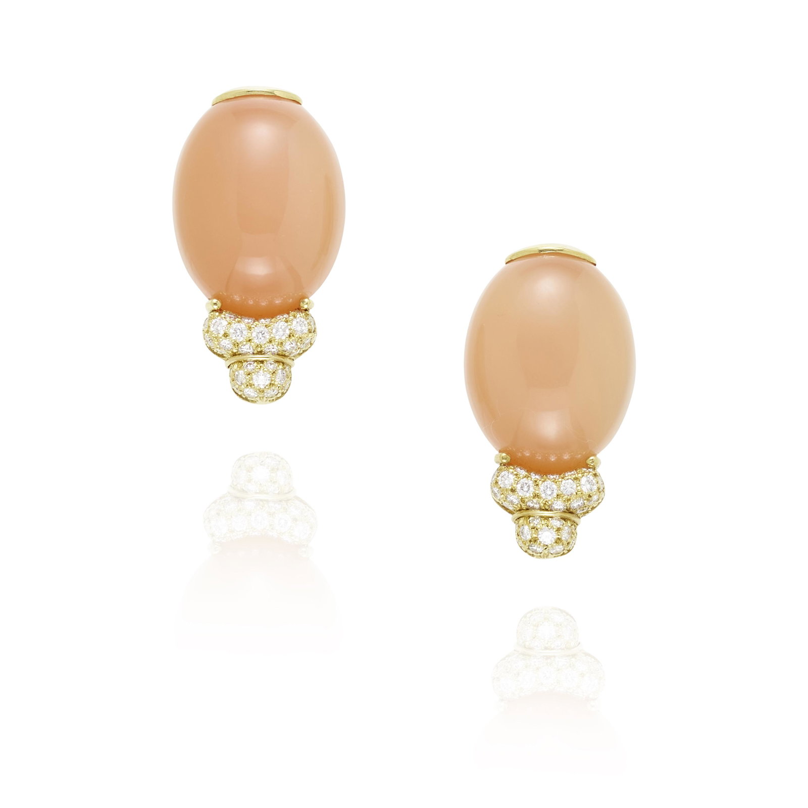HENRY DUNAY: A PAIR OF 18K GOLD, PEACH MOONSTONE AND DIAMOND EARCLIPS (1 of 2)