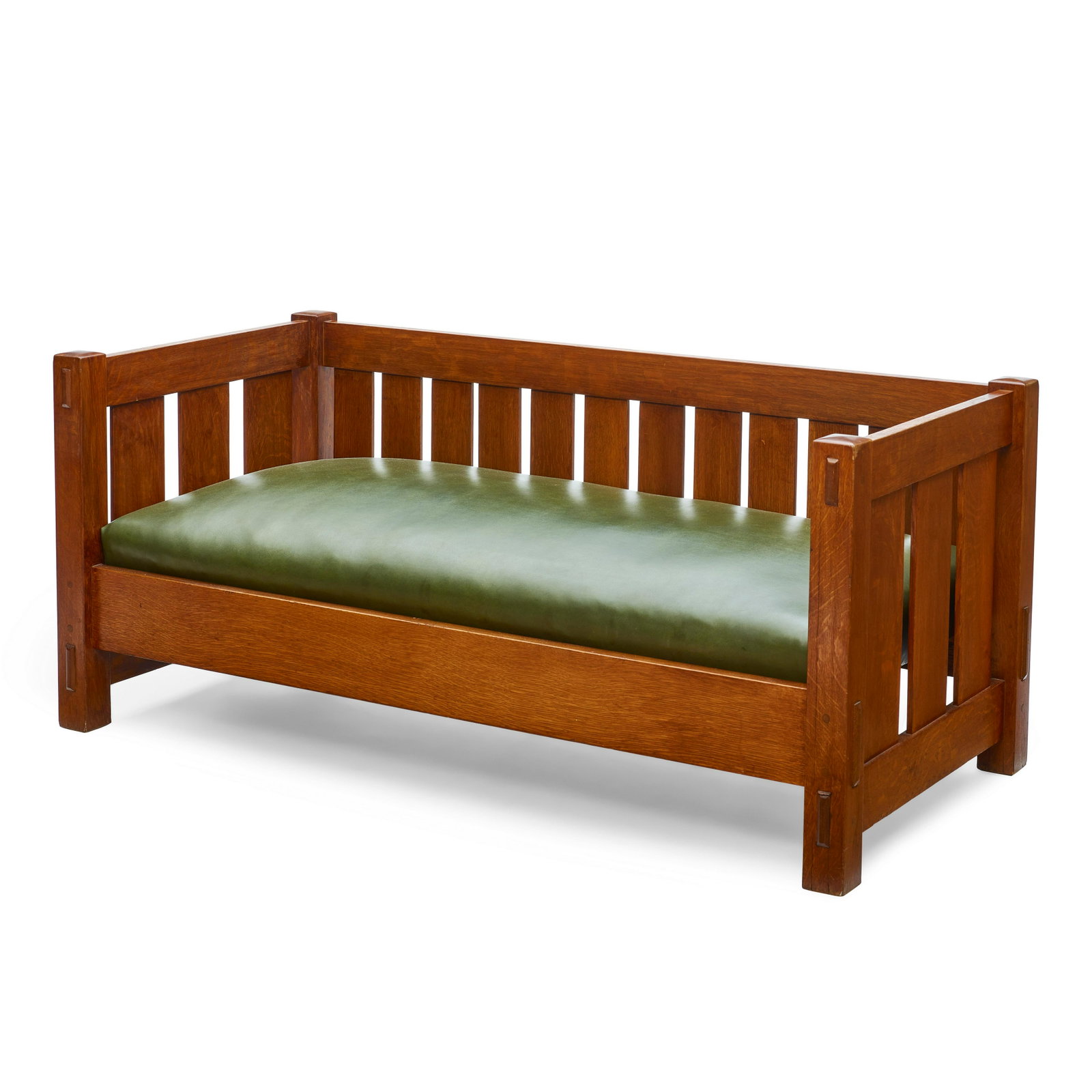 GUSTAV STICKLEY (1858-1942) Settlecirca 1905model 208, oak, leatherheight 29in (74cm); width 66i...: GUSTAV STICKLEY (1858-1942) Settle circa 1905 model 208, oak, leather height 29in (74cm); width 66in (168cm); depth 32in (81.5cm) This lot is subject to the following lot symbols: W W If the l