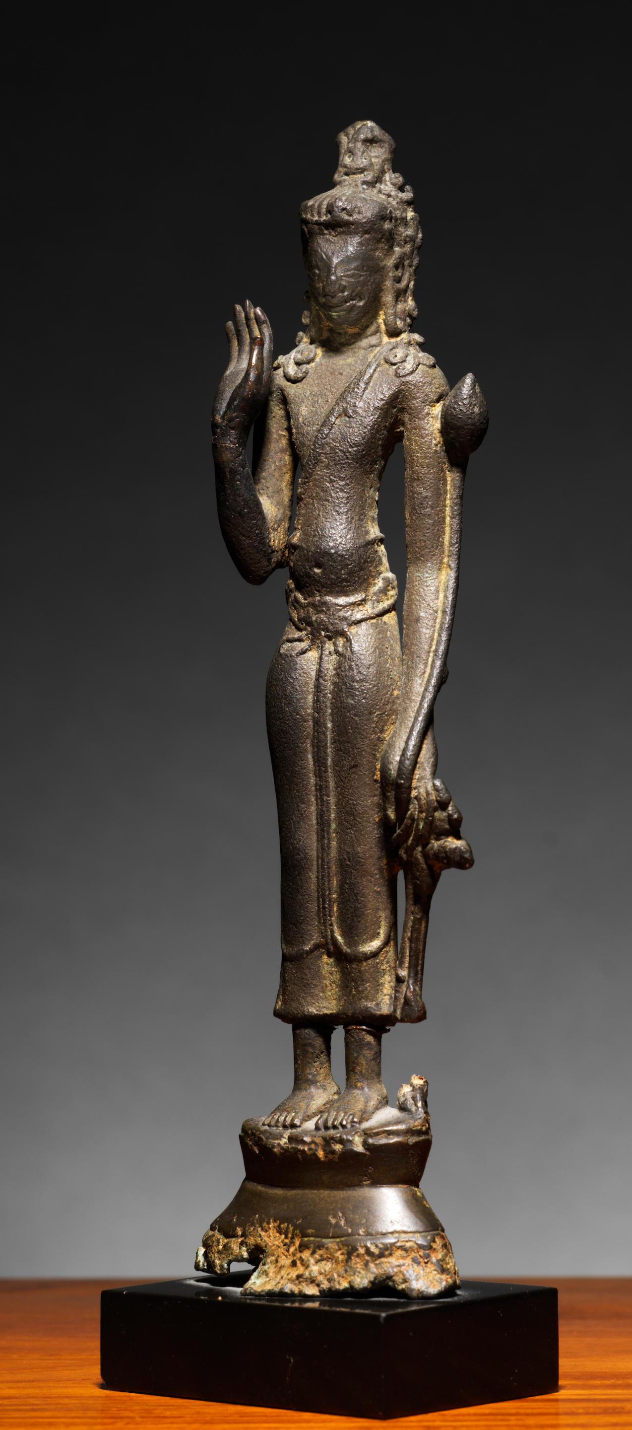 STATUETTE DE PADMAPANI EN ALLIAGE DE CUIVRE Thaïlande, Srivijaya, VIIIe/IXe siècle (2) (1 of 2)