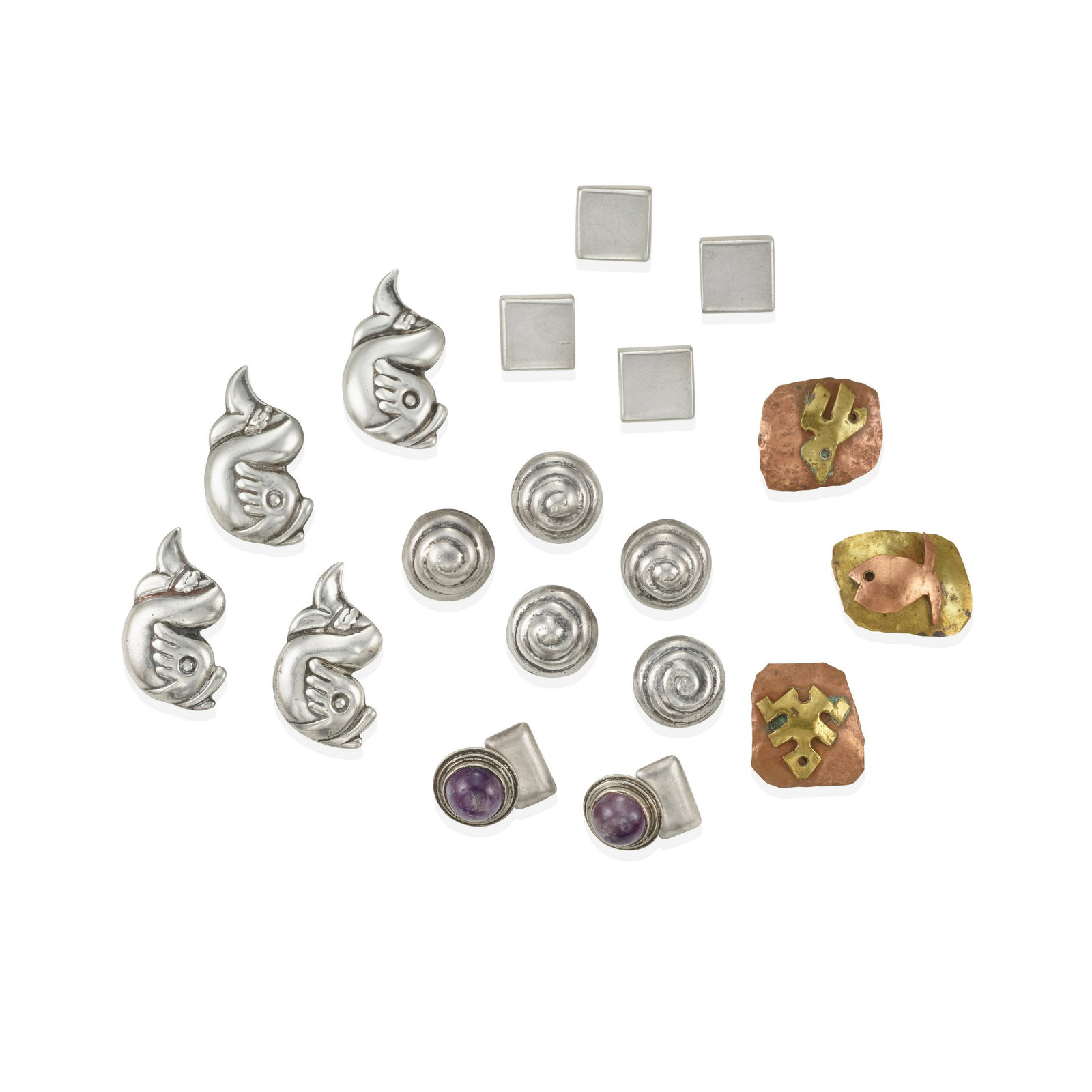 A GROUP OF MIXED METAL ACCESSORIES (1 of 1)