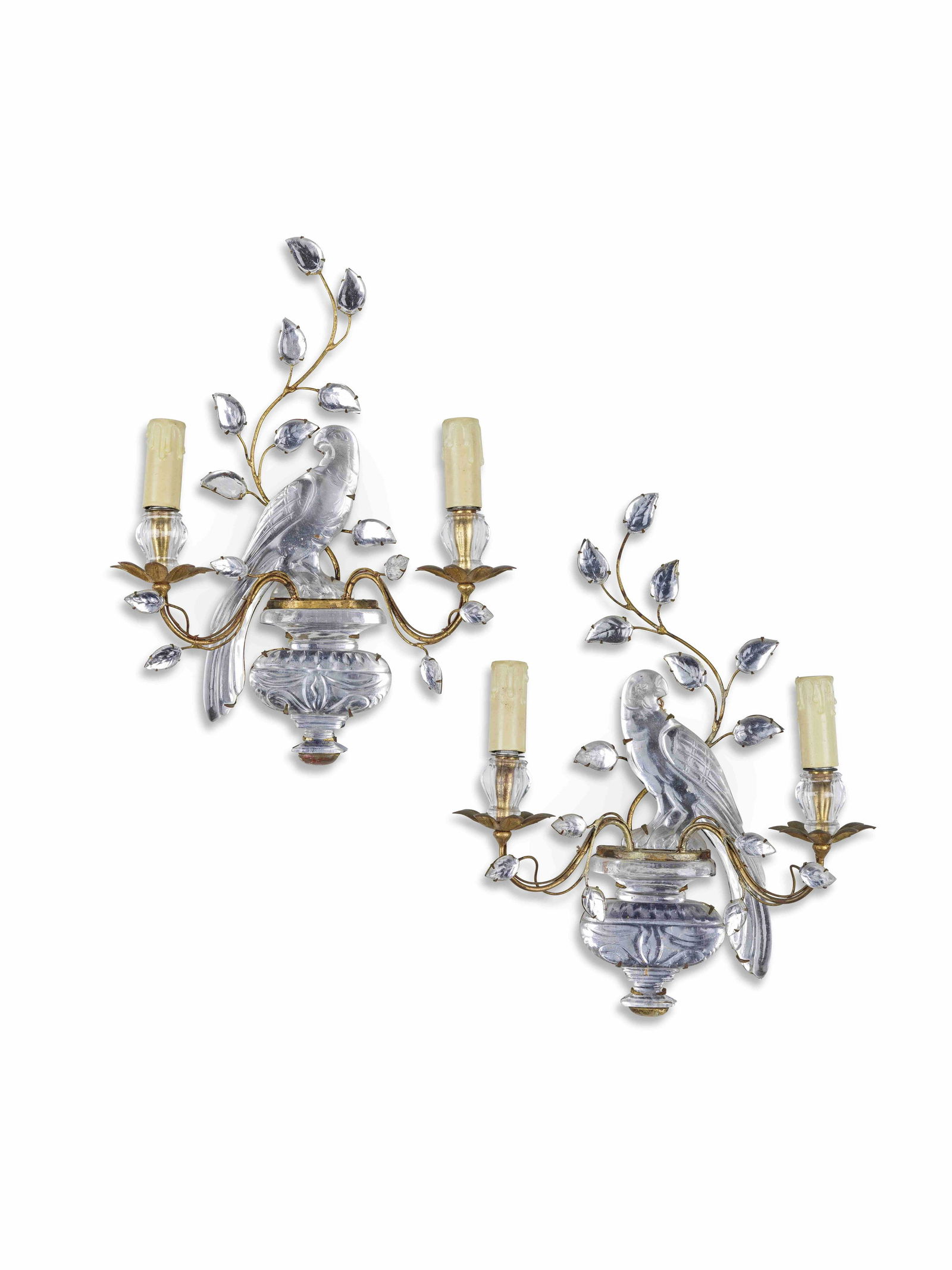 PAIRE D'APPLIQUES 'AU PERROQUET' EN METAL DORE ET VERRE MOULE, MAISON BAGUES MILIEU XXe SIECLE A... (1 of 1)