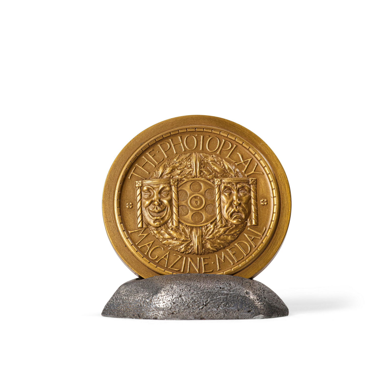 A REPLICA PHOTOPLAY MAGAZINE MEDAL GIVEN BY DAVID O. SELZNICK TO FRIENDS (1 of 2)