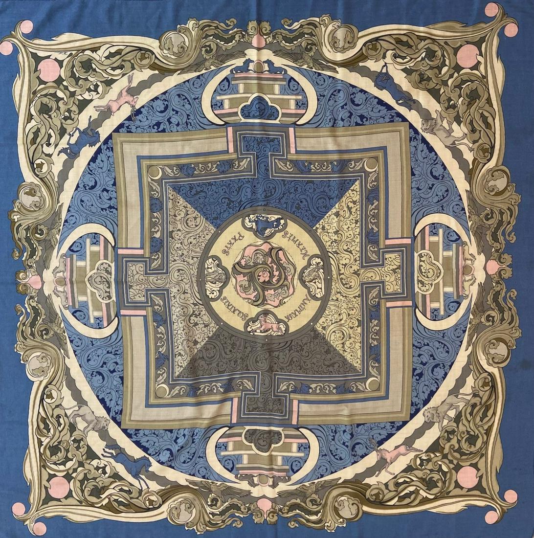 HERMES Paris. Châle Animaux Solaires, soie et cachemire Date de création: 1994 - Zo... (1 of 1)