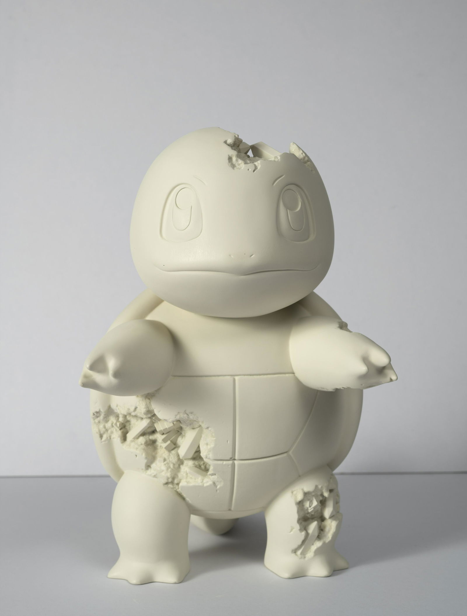 Daniel ARSHAM (Né en 1980) CRYSTALISED SQUIRTLE, 2022 De la suite 'Crystalized Pokémo...: Daniel ARSHAM (Né en 1980) CRYSTALISED SQUIRTLE, 2022 De la suite 'Crystalized Pokémon' Edition en sélénite avec cristaux de quartz (multiples) Porte une étiquette holographiq