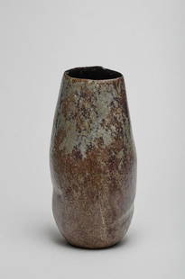 Claire Debril Vase, circa 1985: Claire Debril Vase, circa 1985 Faïence montée par Colombin, émail brun mat. 29 cm, 15 cm Marque en creux, aux initiales entrelacées CD. Footnotes: Claire Debril Vase, circa 1985 Ea