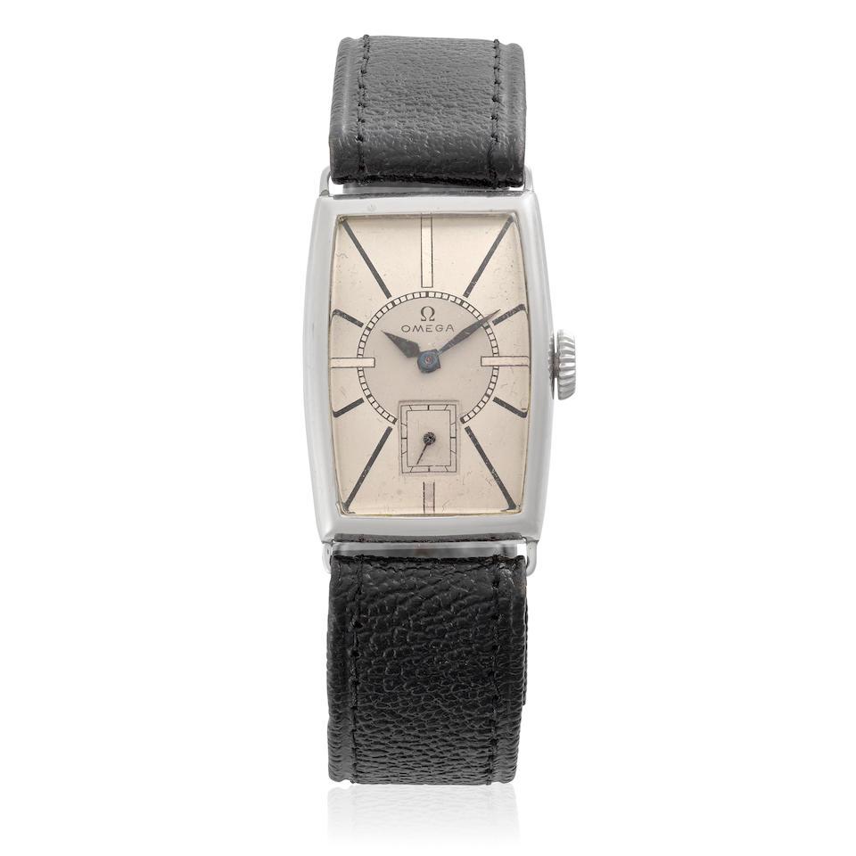 OMEGA. A LOT OF 2 MANUAL WINDING WRISTWATCHES (2) (1 of 2)