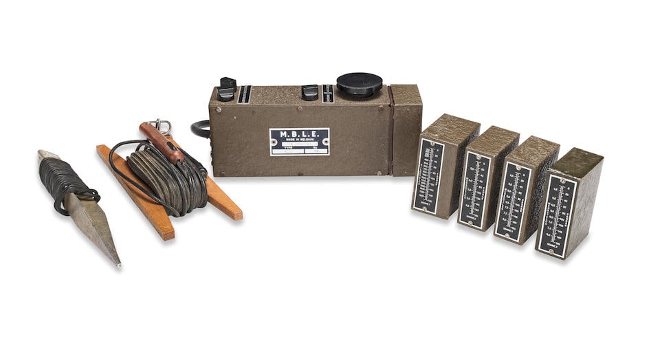 A MBLE MCR-1 Bg Miniature Communications 'Biscuit Tin' Receiver, Belgian, 1950s, (1 of 2)