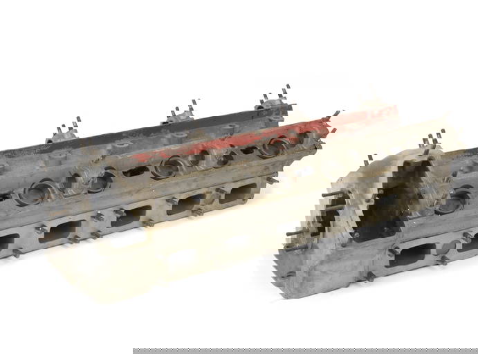 A C Type Jaguar Cylinder Head