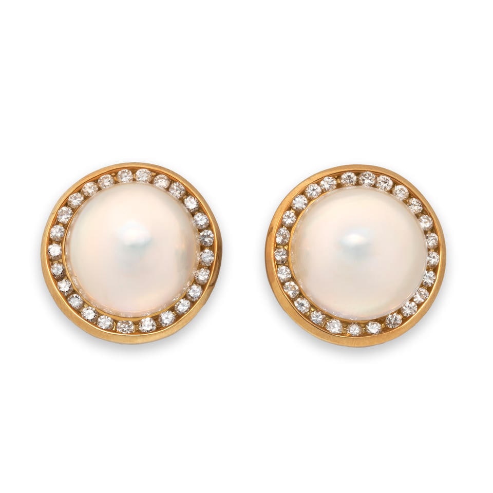 LA TRIOMPHE: A PAIR OF 18K GOLD, MABÉ PEARL, AND DIAMOND EARRINGS (1 of 3)
