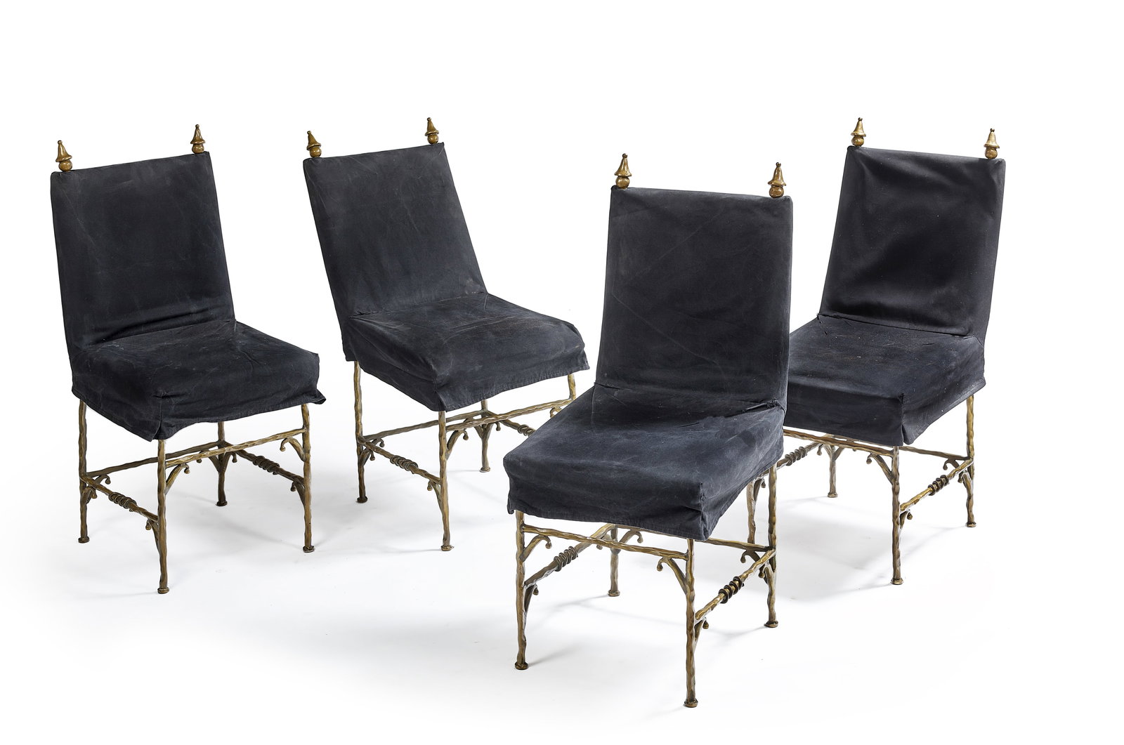 ELISABETH GAROUSTE (Née en 1846) & MATTIA BONETTI (Né en 1952) Suite de quatre chaises...: ELISABETH GAROUSTE (Née en 1846) & MATTIA BONETTI (Né en 1952) Suite de quatre chaises « Athena » Création en 1989 Edition BGH Bronze et métal laqué noir, tapiss