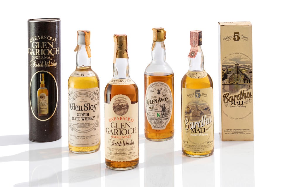 Cardhu-5 year old Chivas Regal-12 year old Crown Royal-10 year old-1976 Dunhill Old Master Glen ...: Cardhu-5 year old Distilled and bottled by John Walker & Sons Ltd. Imported by Wax & Vitale S.p.A., Genova. In original carton. Rubbed labelling. Level: top shoulder. 75cl. Single malt, 40% volume Ch