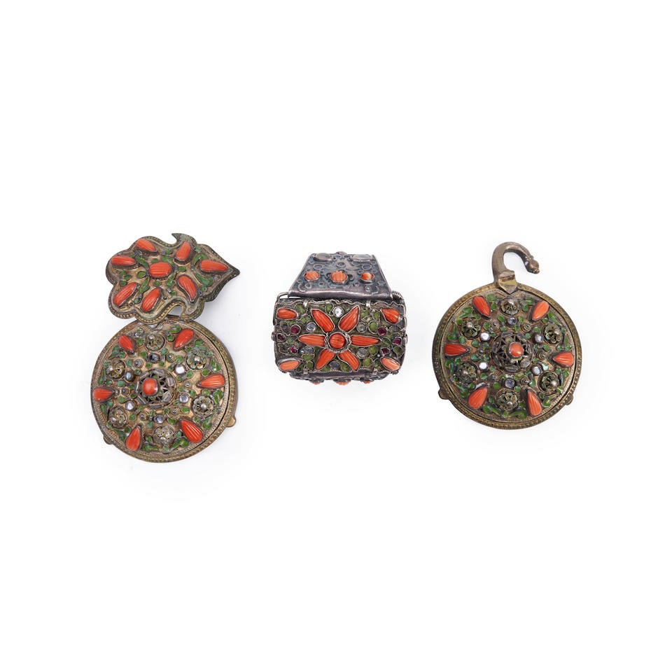 A GILT SILVER AND CORAL BRACELET AND BUCKLE (1 of 1)