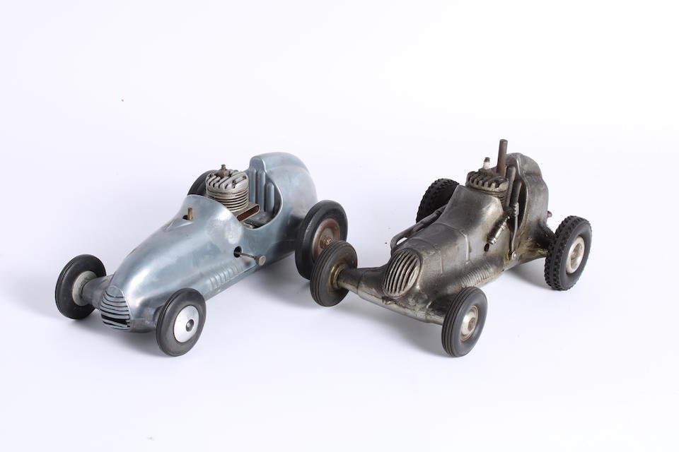 Two tethered 'midget' racers (1 of 1)