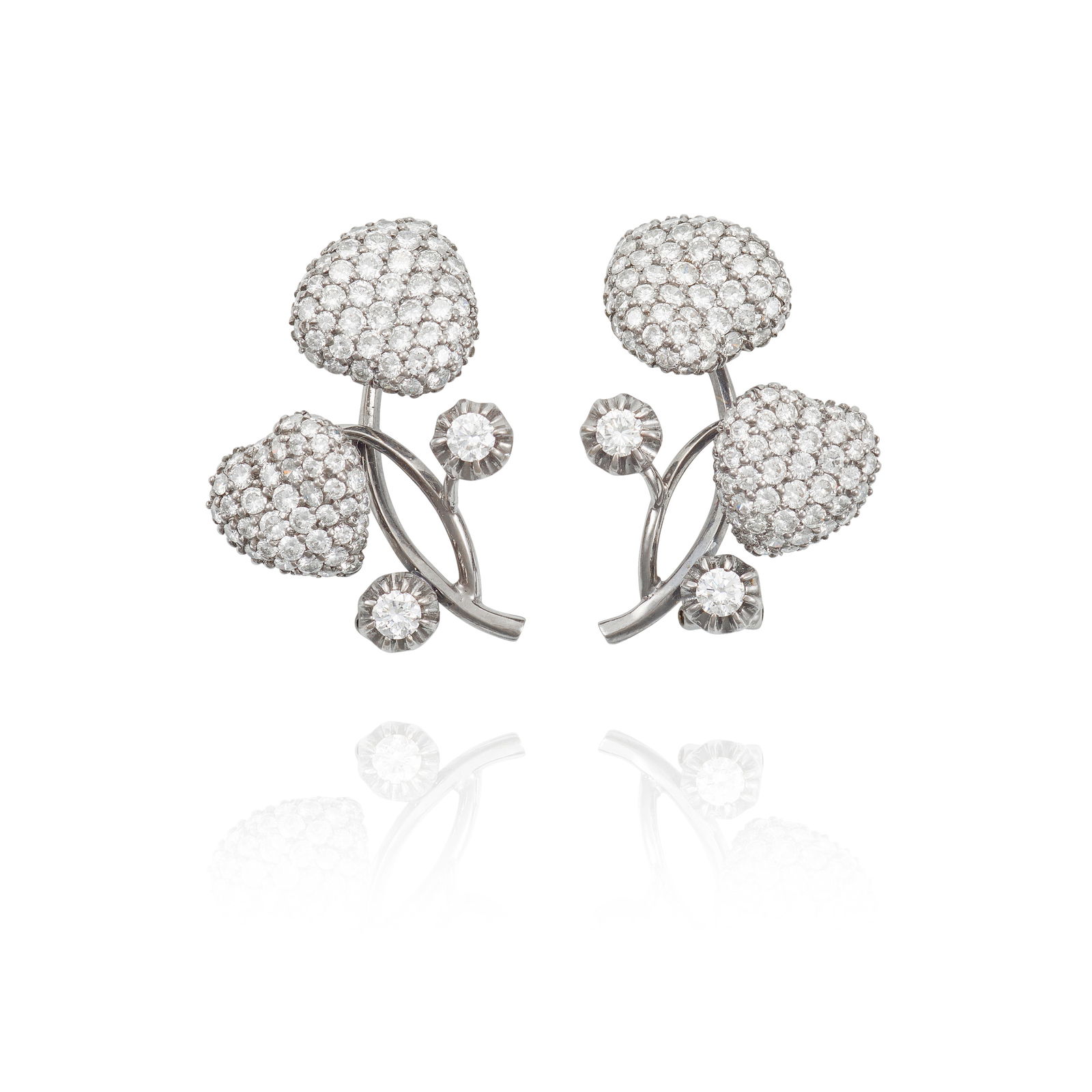 ATTRIBUTED TO LUZ CAMINO: A PAIR OF DIAMOND EARCLIPS (1 of 2)