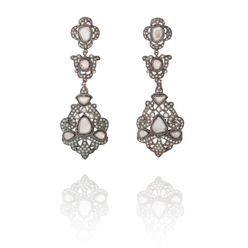 A PAIR OF DIAMOND EARRINGS (1 of 3)