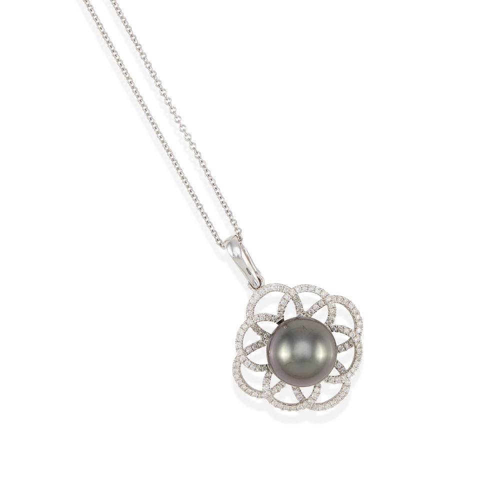 AN 18K WHITE GOLD, COLORED CULTURED PEARL AND DIAMOND NECKLACE (1 of 2)