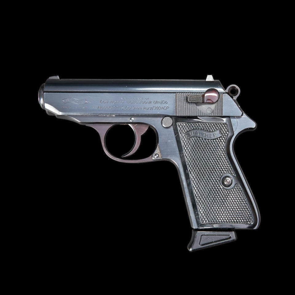Walther/Interarms Model PPK/S Semi-automatic Pistol with Original Box, Modern handgun: Walther/Interarms Model PPK/S Semi-automatic Pistol with Original Box, late 20th century. Serial number 038317, .380 ACP caliber, blued steel slide and frame with proper roller engraved markings, chec