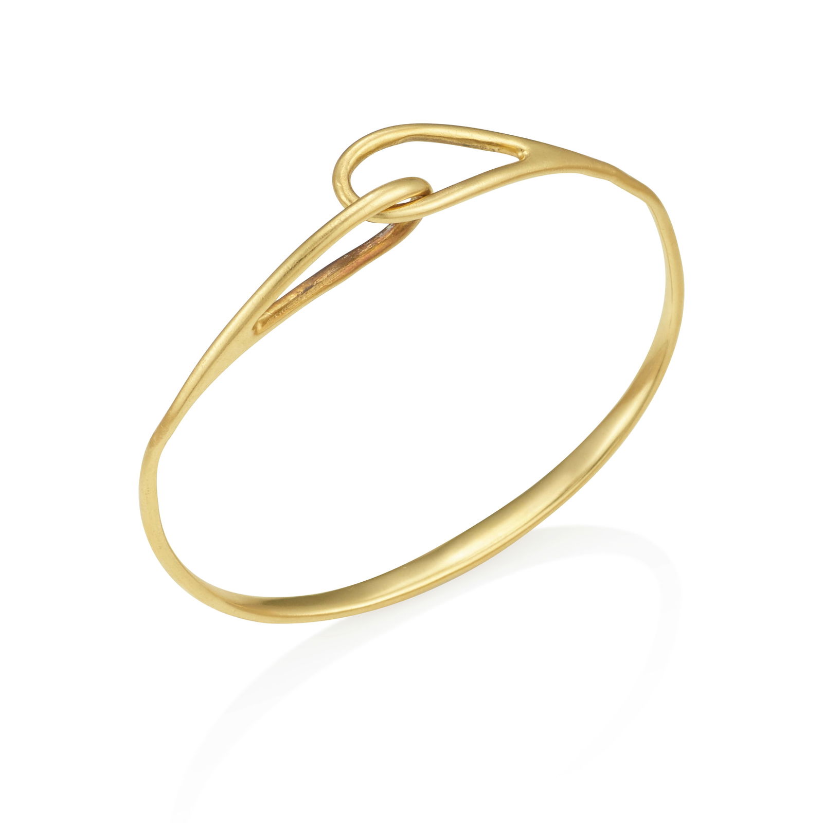 TIFFANY & CO.: AN 18K GOLD BANGLE (1 of 3)