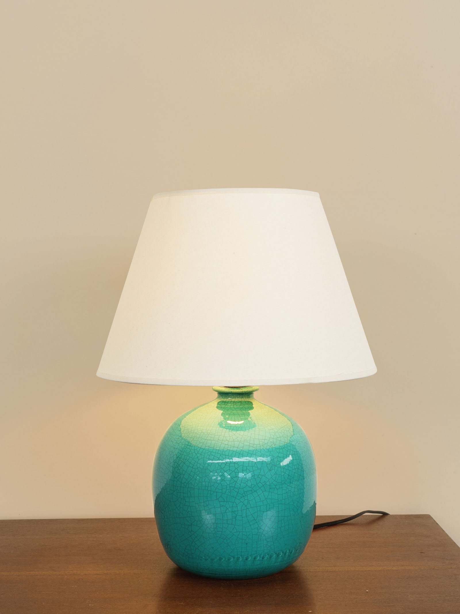 JEAN BESNARD (1889-1958) Pied de lampeCréation circa 1926/1927Monogrammé 'JB France'C&...: JEAN BESNARD (1889-1958) Pied de lampe Création circa 1926/1927 Monogrammé 'JB France' Céramique émaillée Sans abat-jour : H: 19,5cm.(7 1/2in.) x L: 15cm. (5 7/8in.). A monogr