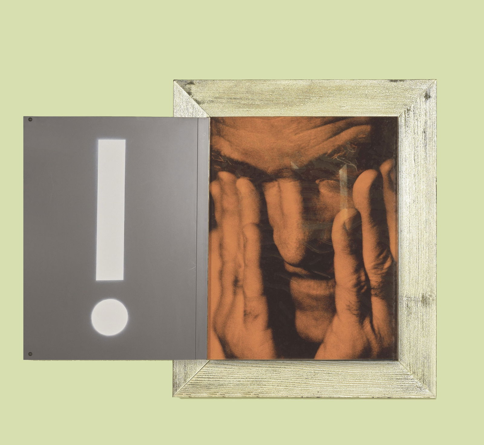 PHILIPPE STARCK (1949-) Miroir 'Ne jouons pas les étonnés'2008Pièce uniqueSign...: PHILIPPE STARCK (1949-) Miroir 'Ne jouons pas les étonnés' 2008 Pièce unique Signée et titrée Bois peint, miroir, verre et sérigraphie H: 83cm. (32 11/16in.); L: 68cm.(26