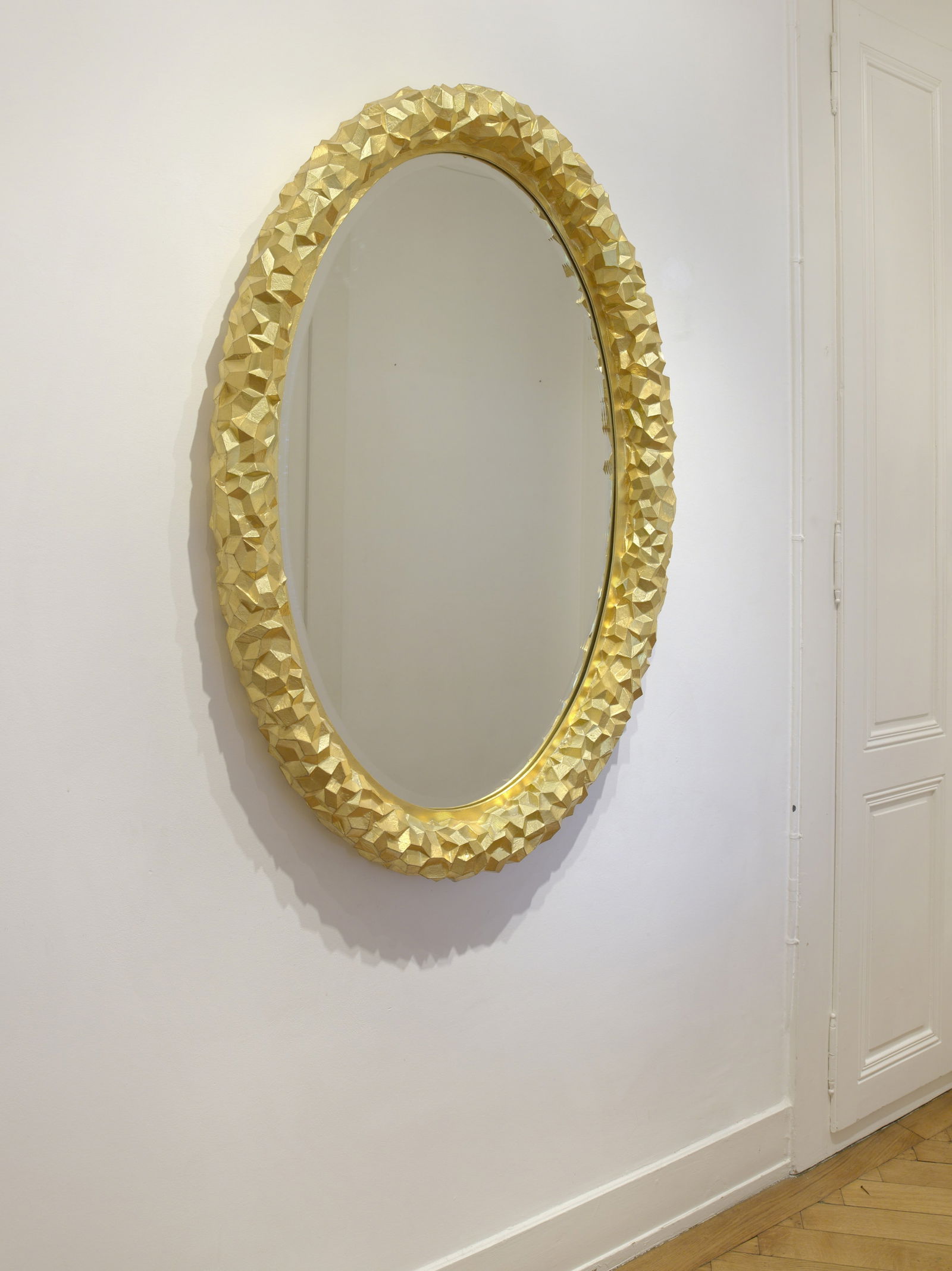 STUDIO JOB (1998-) Miroir mod. 'Rock Mirror'2008Signé, daté, numéroté 1 (sur...: STUDIO JOB (1998-) Miroir mod. 'Rock Mirror' 2008 Signé, daté, numéroté 1 (sur 6) Bronze doré 24 carats et miroir H: 135cm. (53 1/8in.); L: 95cm. (37 3/8in.); P: 10cm. (3 15/1