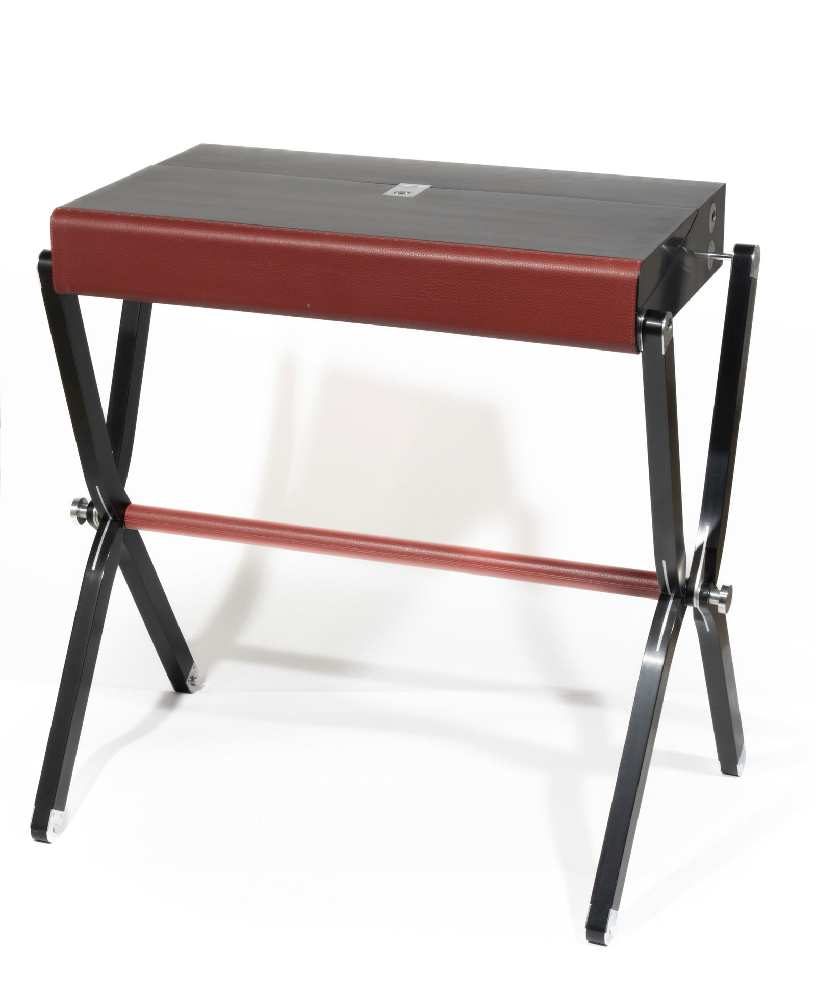 HERMES Paris Made In Italy. Bureau écritoire Pippa Date de création: 1983 - D'aprè...: HERMES Paris Made In Italy. Bureau écritoire Pippa Date de création: 1983 - D'après Rena Dumas et Peter Coles de forme rectangulaire, érable ébénisé, métal chro