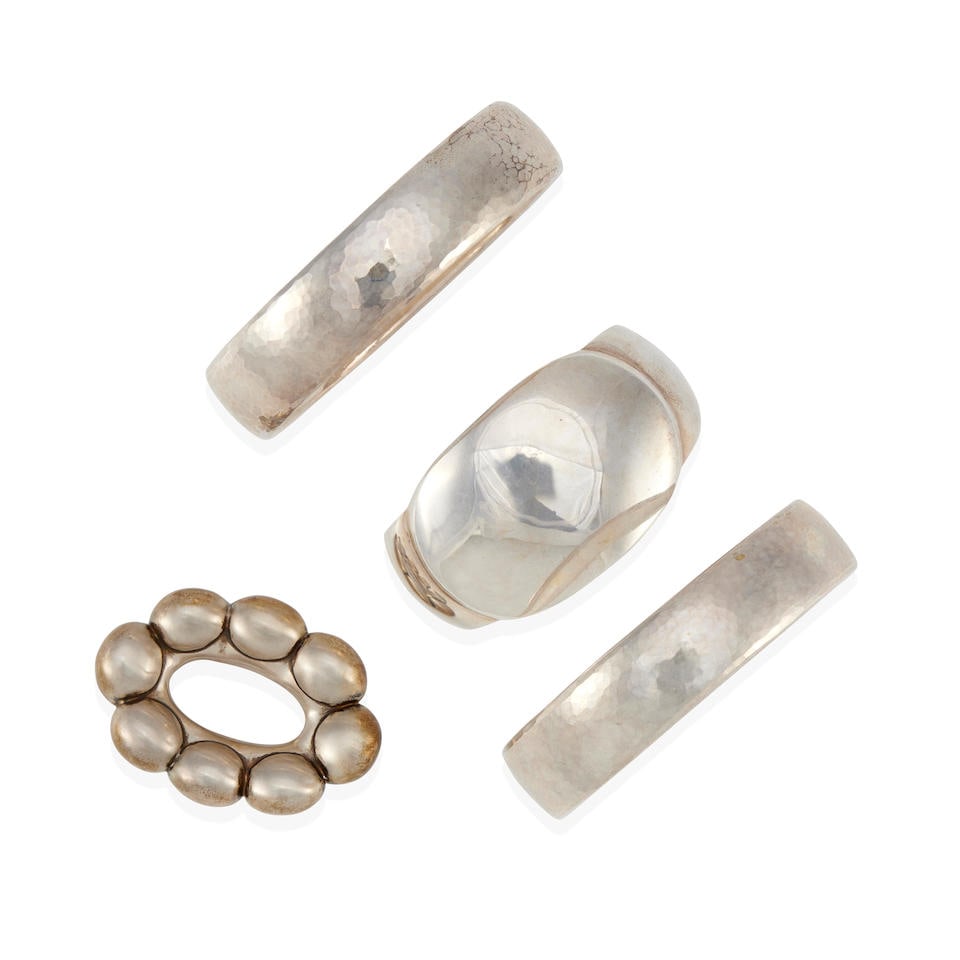 LINDA LEE JOHNSON: A GROUP OF SILVER JEWELRY (1 of 2)