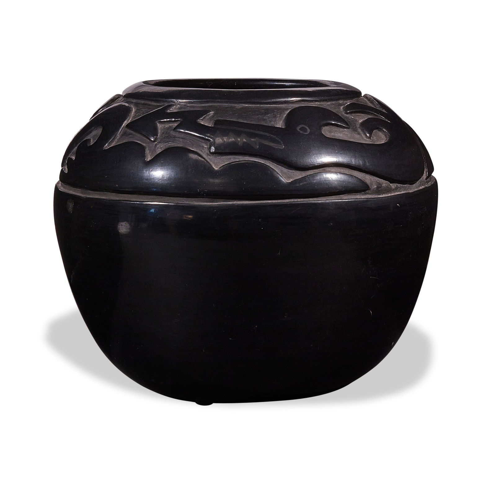 A Margaret Tafoya blackware jar (1 of 3)