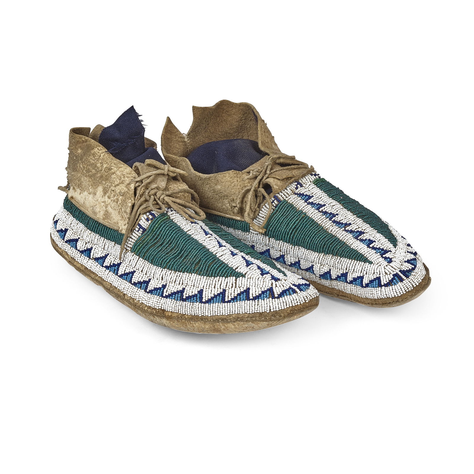 A pair of Tsitsistas/Suhtai (Cheyenne) beaded moccasins (1 of 4)