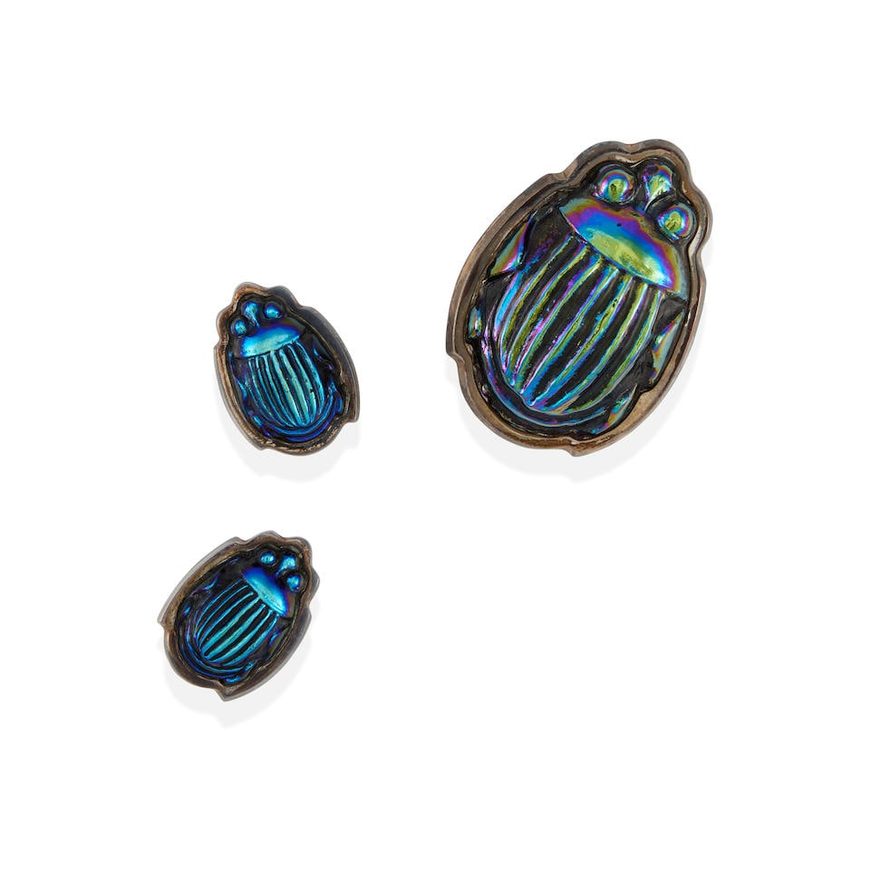 TIFFANY & CO.: A PAIR OF SILVER AND GLASS SCARAB EARRINGS AND BROOCH (1 of 2)