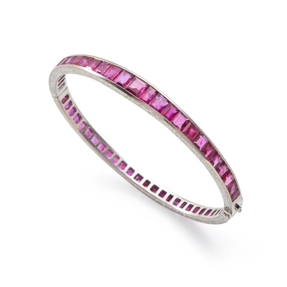 SPRITZER & FUHRMANN: AN 18K WHITE GOLD AND RUBY BANGLE BRACELET (1 of 4)