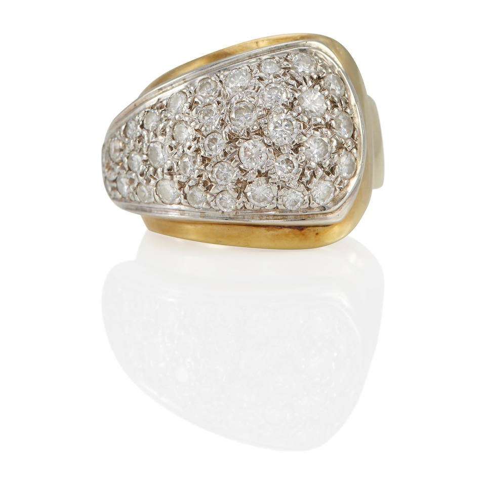 A 14K GOLD AND DIAMOND COCKTAIL RING (1 of 3)