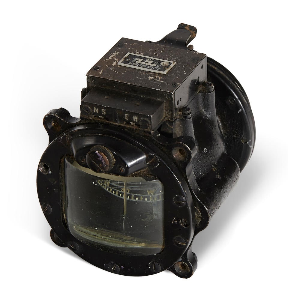AN IMPERIAL JAPANESE ARMY MODEL 98 'KOU' MAGNETIC AVIATION COMPASS 1941-1945 4 x 4 x 3in (10 x 1... (1 of 1)