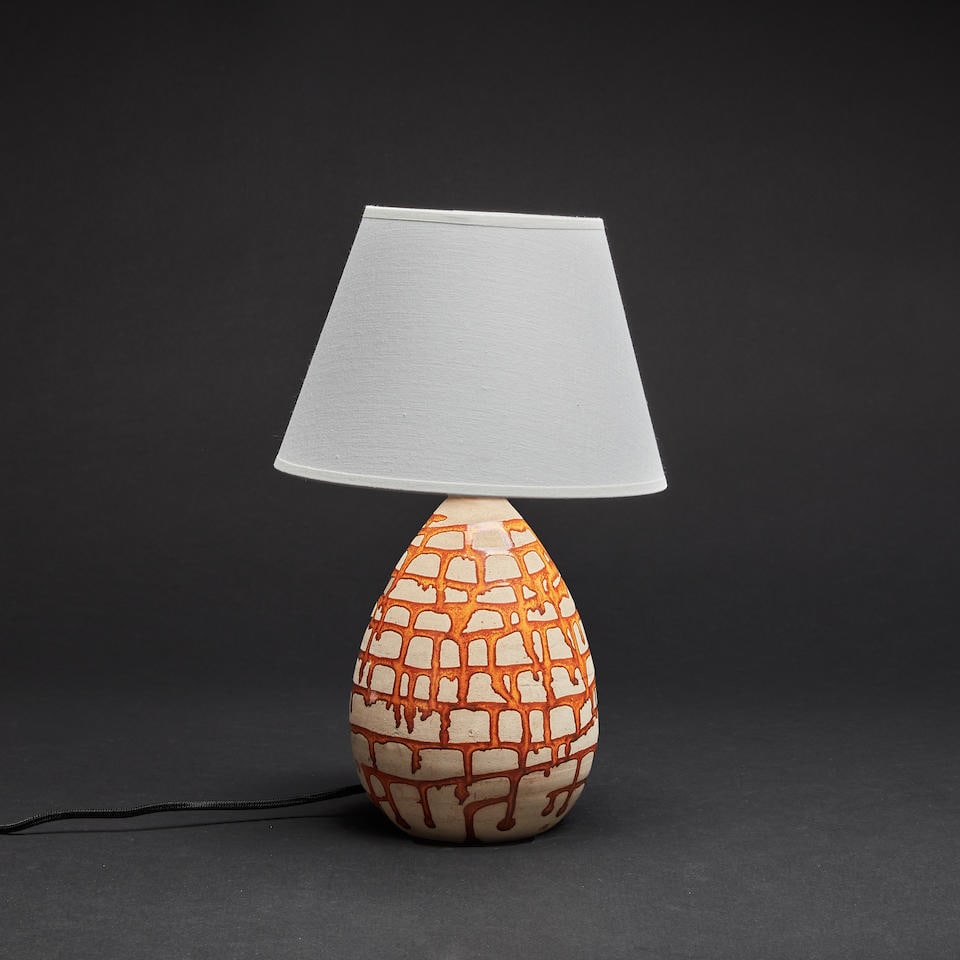 Jean Besnard (1889-1958) Pied de lampeCréation en 1926Monogrammé 'JB', en céramiq...: Jean Besnard (1889-1958) Pied de lampe Création en 1926 Monogrammé 'JB', en céramique émaillée H (sans abat-jour): 19cm.(7.48in.) x L: 13cm (5 1/8in.). A monogrammed enamelled