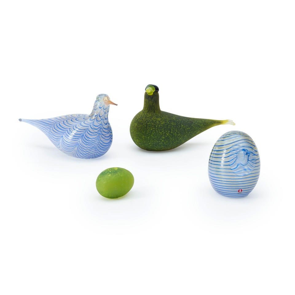 Oiva Toikka Glass Guillemot with Egg and Cloud Tern with Egg, Finland, iittala, early 21st centu...: Oiva Toikka Glass Guillemot with Egg and Cloud Tern with Egg, Finland, iittala, early 21st century, Guillemot, incised mark 'O. Toikka Nuutajarvi' and maker's decal, ht. 6 1/4, lg. 12, egg with maker'