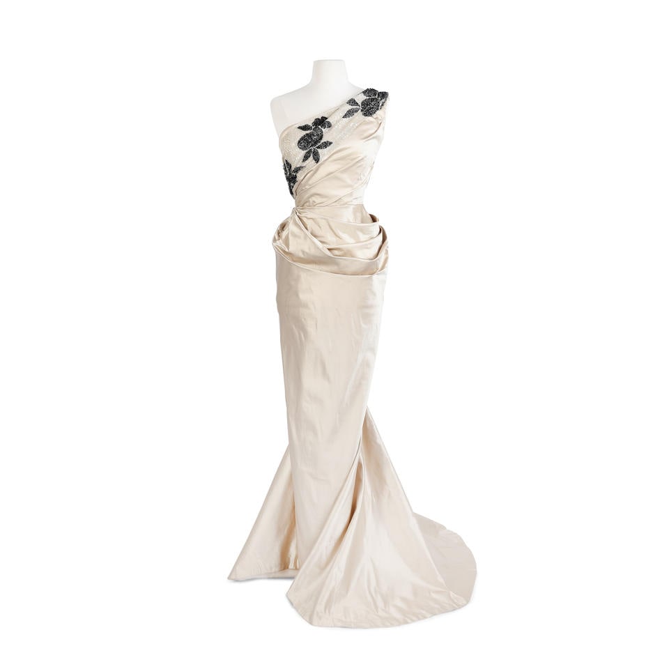 Lia Williams (as Wallis Simpson): A full-length column ballgown Season 1, Episode 5, 'Smoke and ... (1 of 3)