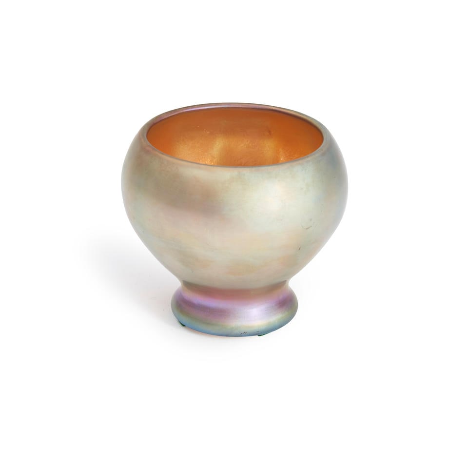 STEUBEN GOLD AURENE GLASS VASE, Corning, New York, early 20th century, incised mark 'Aurene 514,... (1 of 2)