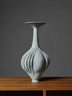 URSULA MORLEY-PRICE (1936) VaseCirca 1990Deux cachets de l'artisteGrès monté au colomb...: URSULA MORLEY-PRICE (1936) Vase Circa 1990 Deux cachets de l'artiste Grès monté au colombin H: 29,5cm. (11.5/8in.); 16cm. (6.1/4in.); P: 10,5cm. (4.1/8in.) A marked vase in stoneware by Ursu