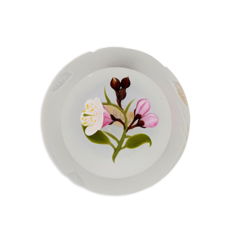 VICTOR TRABUCCO (20TH/21ST CENTURY) PAPERWEIGHT WITH CITRON FLOWER SPRAY, Clarence, New York, fr... (1 of 3)